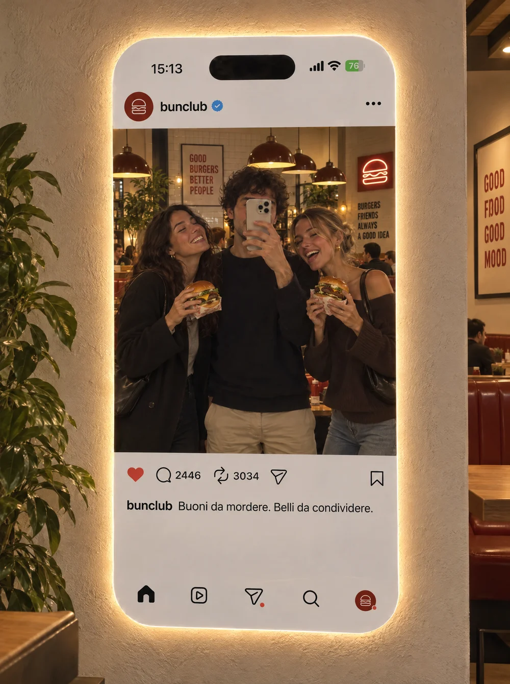 Dopo: selfie di amici con hamburger nello specchio personalizzato